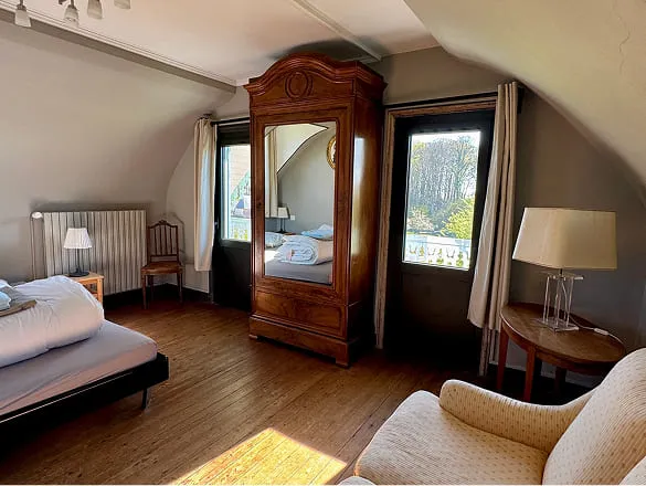 chambre 2 du gite pour 12 personnes la longere en normandie