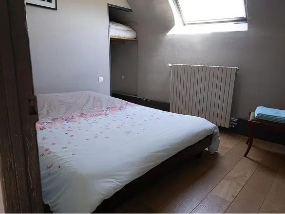 chambre 3 du gite pour 12 personnes la longere en normandie