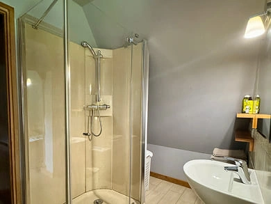 Salle de bain de l'ancienne écurie, gite typique normand