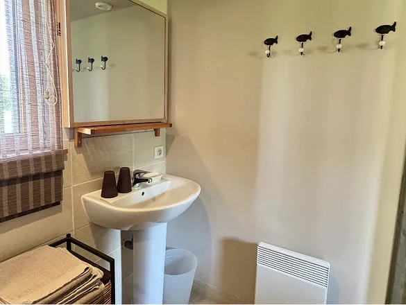 salle de bain du gite la petite maison de rose 