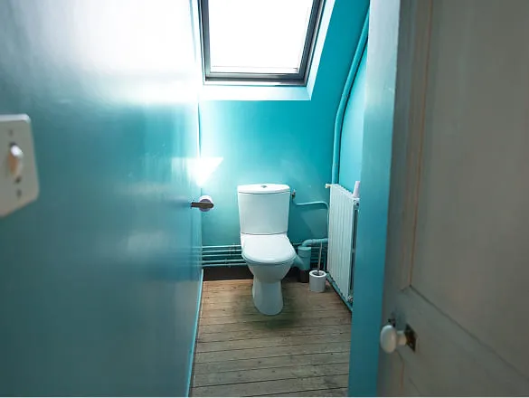 wc etage du gite pour 12 personnes la longere en normandie